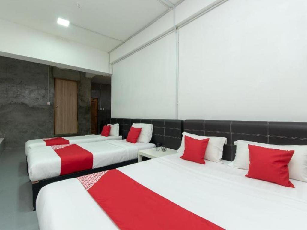Oyo 43993 Madsuite Kota Kinabalu Exterior foto
